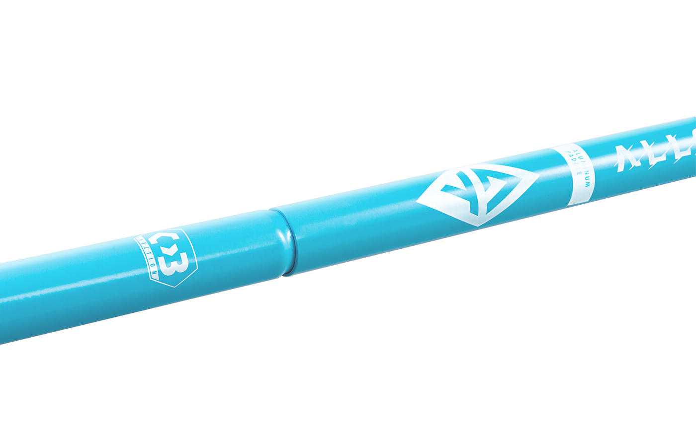 THE ALLSTYLE PADDLE PAIRS A 1.2MM THICK ALUMINUM SHAFT. THE SHAFT IS LIGHTWEIGHT AND FOAM INJECTED ALLOWING THE ALUMINUM PADDLE TO FLOAT IN WATER FOR AN EXTENDED PERIOD OF TIME.