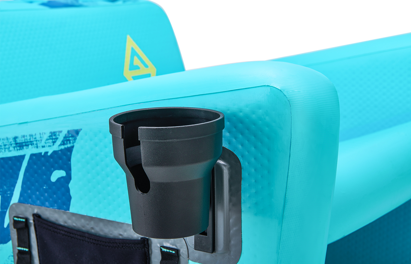 INTERGRATED CUP HOLDER TRACKS ON THE SIDE ARM WITH AN ADDITIONAL CUP HOLDER TO KEEP REFRESHING BEVERAGES CLOSE BY AS YOU ENJOY ALL ACTIVITIES.